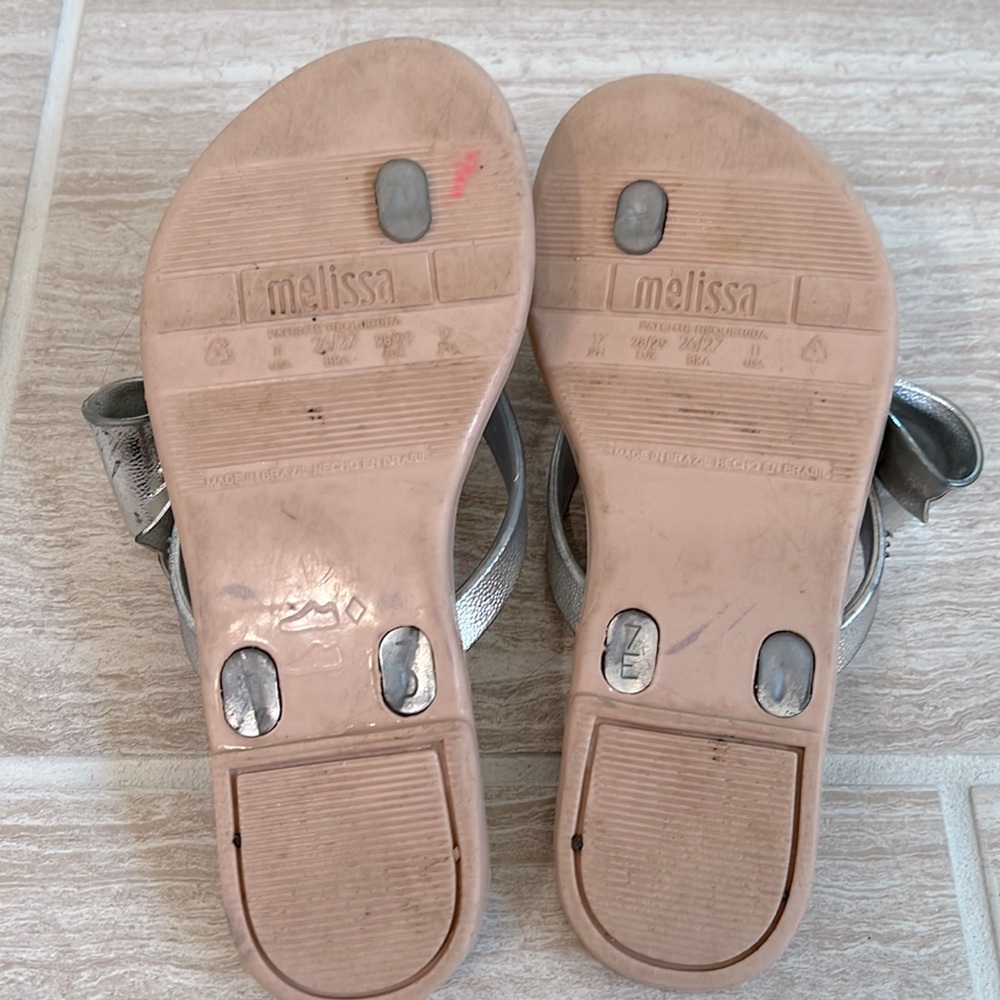 Mini Melissa Toddler Girl Silver Bow Flip Flop Sandals - size 11 - Picture 4 of 4